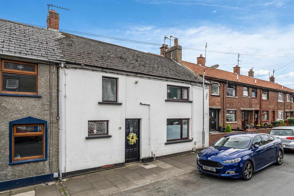 2-bed semi-detached on 4 Sandyknowes Gardens, Newtownabbey, BT36 5DH, £850/mo