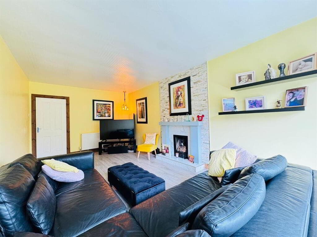 27 Rawdon Place, Moira, BT67 0NX photo 2